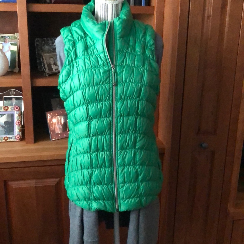 Athleta puffer vest